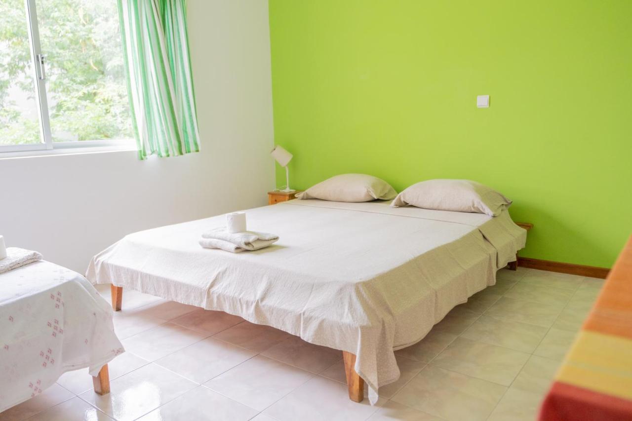 Simabo'S Backpackers' Hostel Минделу Экстерьер фото