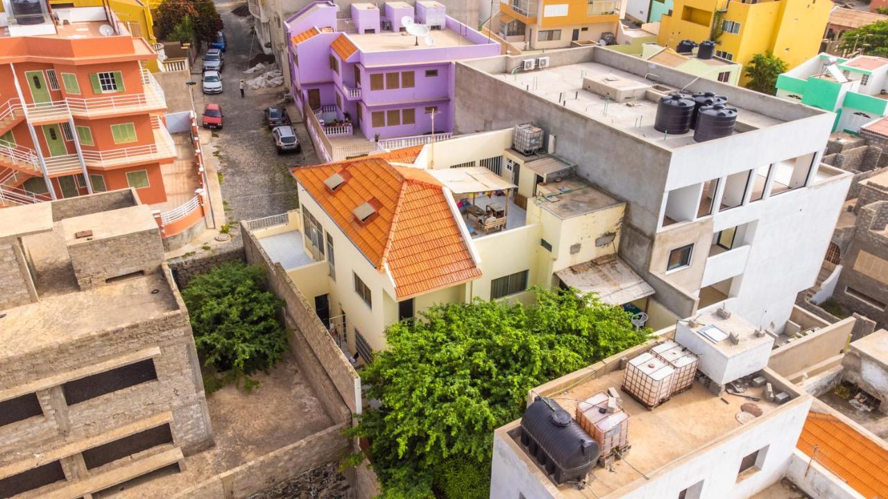 Simabo'S Backpackers' Hostel Минделу Экстерьер фото