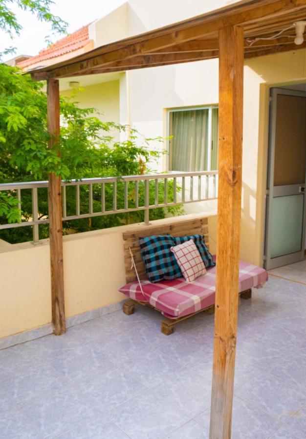 Simabo'S Backpackers' Hostel Минделу Экстерьер фото