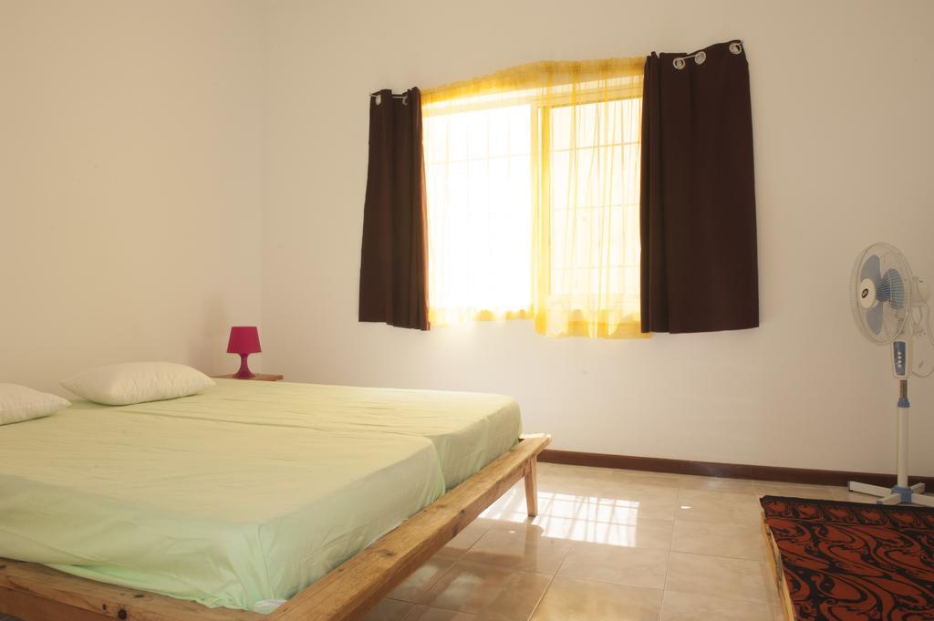Simabo'S Backpackers' Hostel Минделу Экстерьер фото