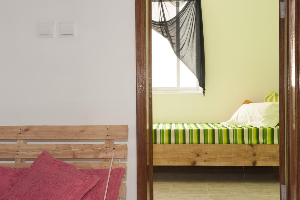 Simabo'S Backpackers' Hostel Минделу Экстерьер фото