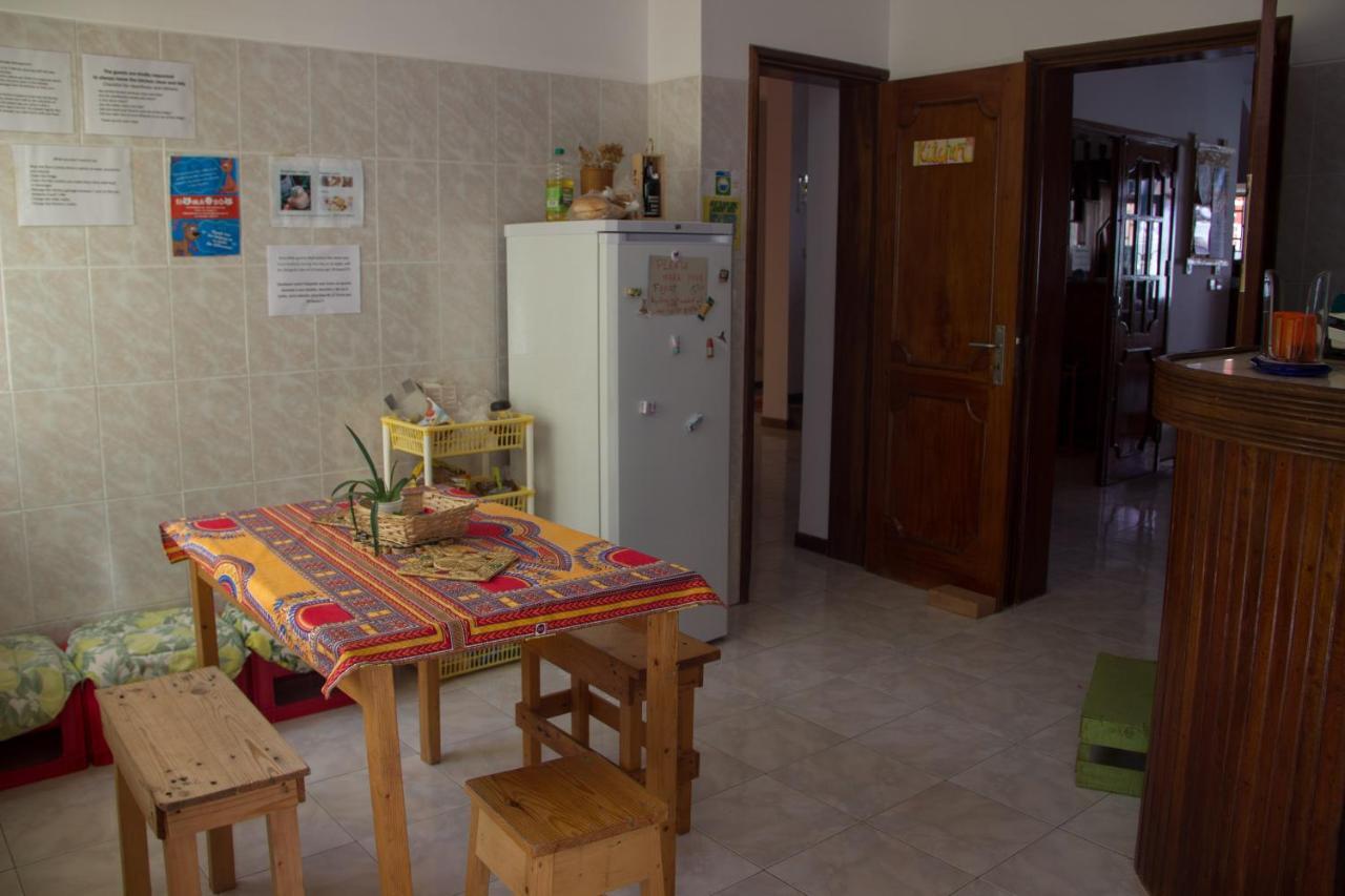 Simabo'S Backpackers' Hostel Минделу Экстерьер фото