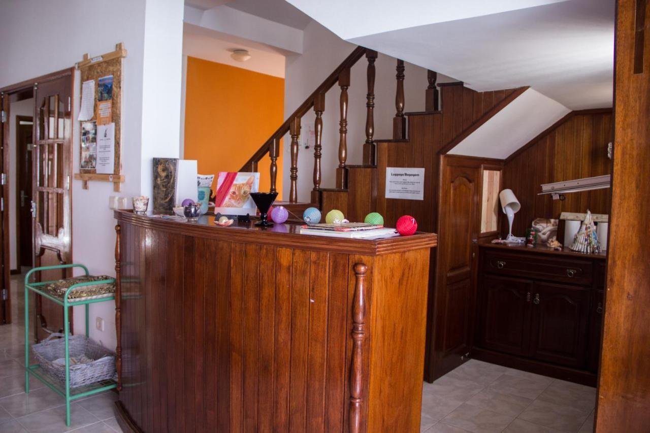 Simabo'S Backpackers' Hostel Минделу Экстерьер фото